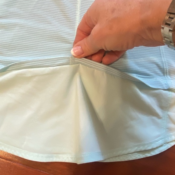 Lululemon active tank Sz 2 - Picture 8 of 11